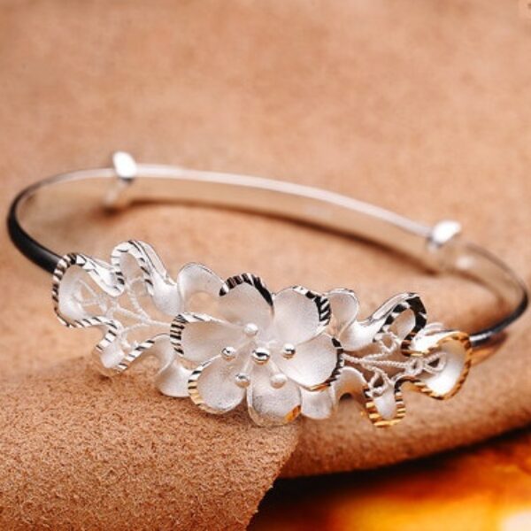 Sweet Bauhinia Adjustable Bracelet Woman Flower Vera Bracelet